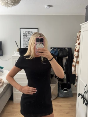 Mini klänning Zara  - Populära klänningen från Zara. Prislapp kvar 