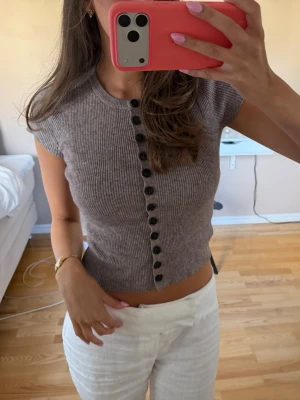 Stickad Tshirt  - Som ny ❣️