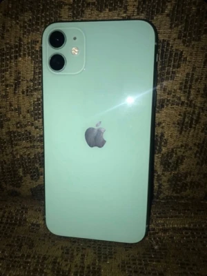 iPhone 11 - Mint grön iPhone 11 helt ny skick refurbished me 100% batteri hälsa