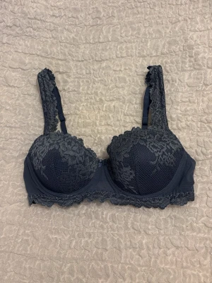 Intimissimi 75B - Intimissimi bh storlek 75B, endast använd några gånger, färg blå 