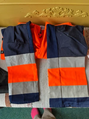 Helt nya arbetsbyxor  - Nya arbetsbyxor med prislapp storlek C 52 kan nog passa L eller XL