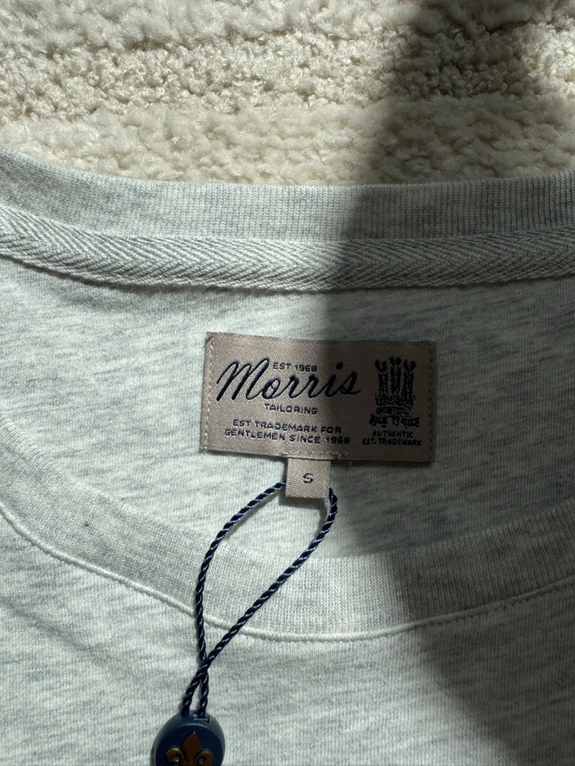 Ljusgrå t-shirt från Morris Stockholm - 2
