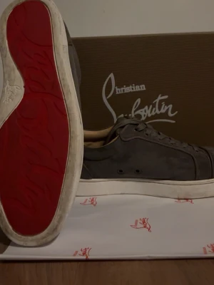 Loubs - Snygga loubotin skor! Bra skick men lite märken. Skriv vid funderingar!