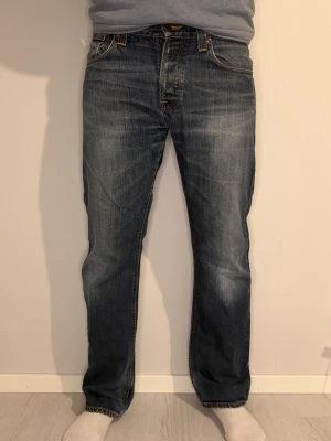 Nudie jeans - Säljer nu ett par nudie jeans som är lite större i modellen. Hör av dig vid frågor!🙌