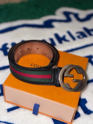 Gucci Red / Green Stripe Leather Belt  - Gucci Red - Green Stripe Leather Belt | Authentic ✅| Only belt | Condition: 8,25/10 | Size:Fits 90cm 