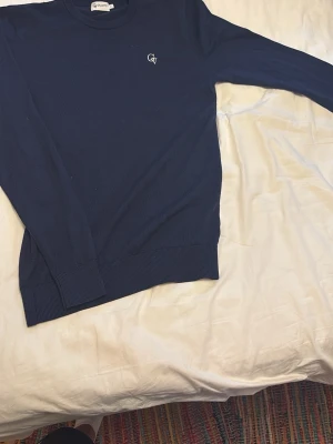 Merino ull sweatshirt  - Riktigt fet sweatshirt från guavi, 100% merino ull. Perfekt för hösten. Storlek S. Priset är inte hugget i sten och kontakta direkt vid frågor och funderingar.