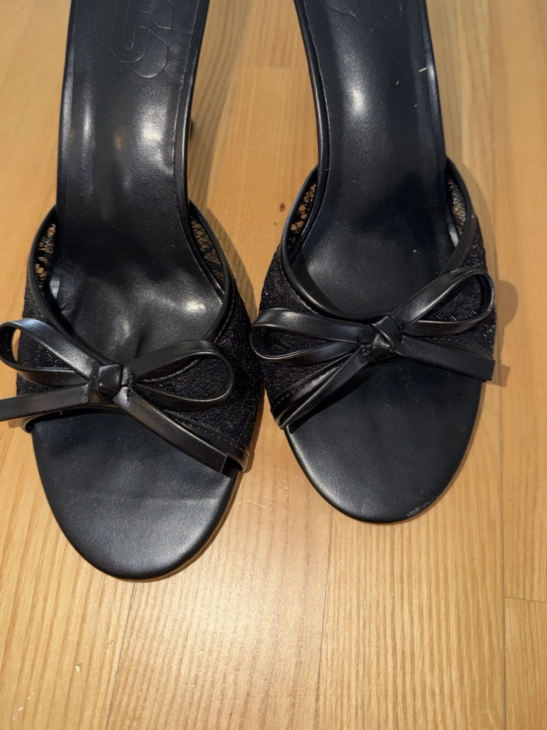 Svarta slip-in sandaler med rosett - 2