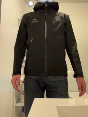 Arcteryx jacka - Arcteryx jacka med goretex, storlek S/M sitter som en S. Hör av er vid fundering!🍻🏝️