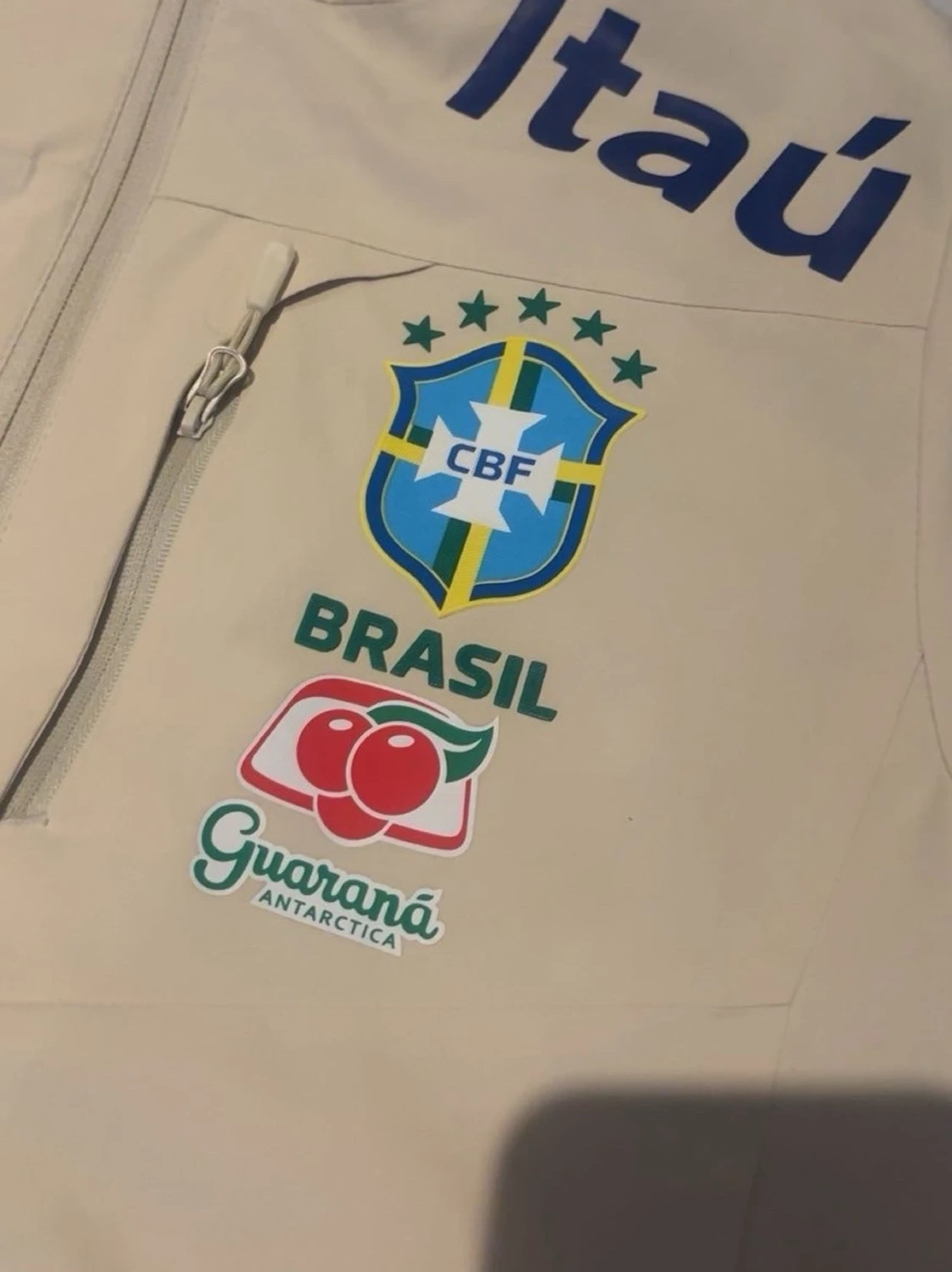 Beige Brasil CBF vindjacka med huva - 1