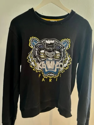 Kenzo tröja - Använd ytterst få gånger, fråga gärna om fler bilder