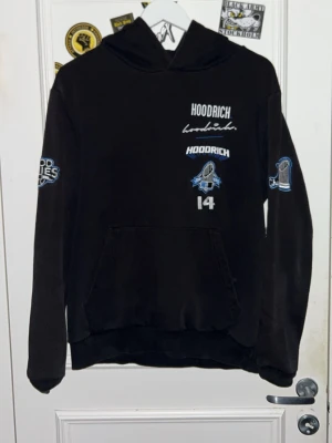 Hoodrich hoodie - Storlek M, Bra skick, inga hål inga direkt tecken på användning.