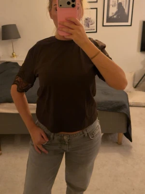 Spets t-shirt - Jätte söt t-shirt ifrån Kappahl som inte kommit till användning! 