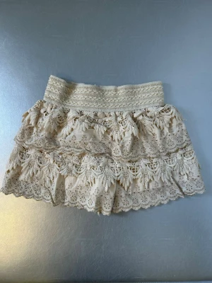 Beige shorts från Buch Copenhagen  - Köpta på Plick, säljer då de inte passar 