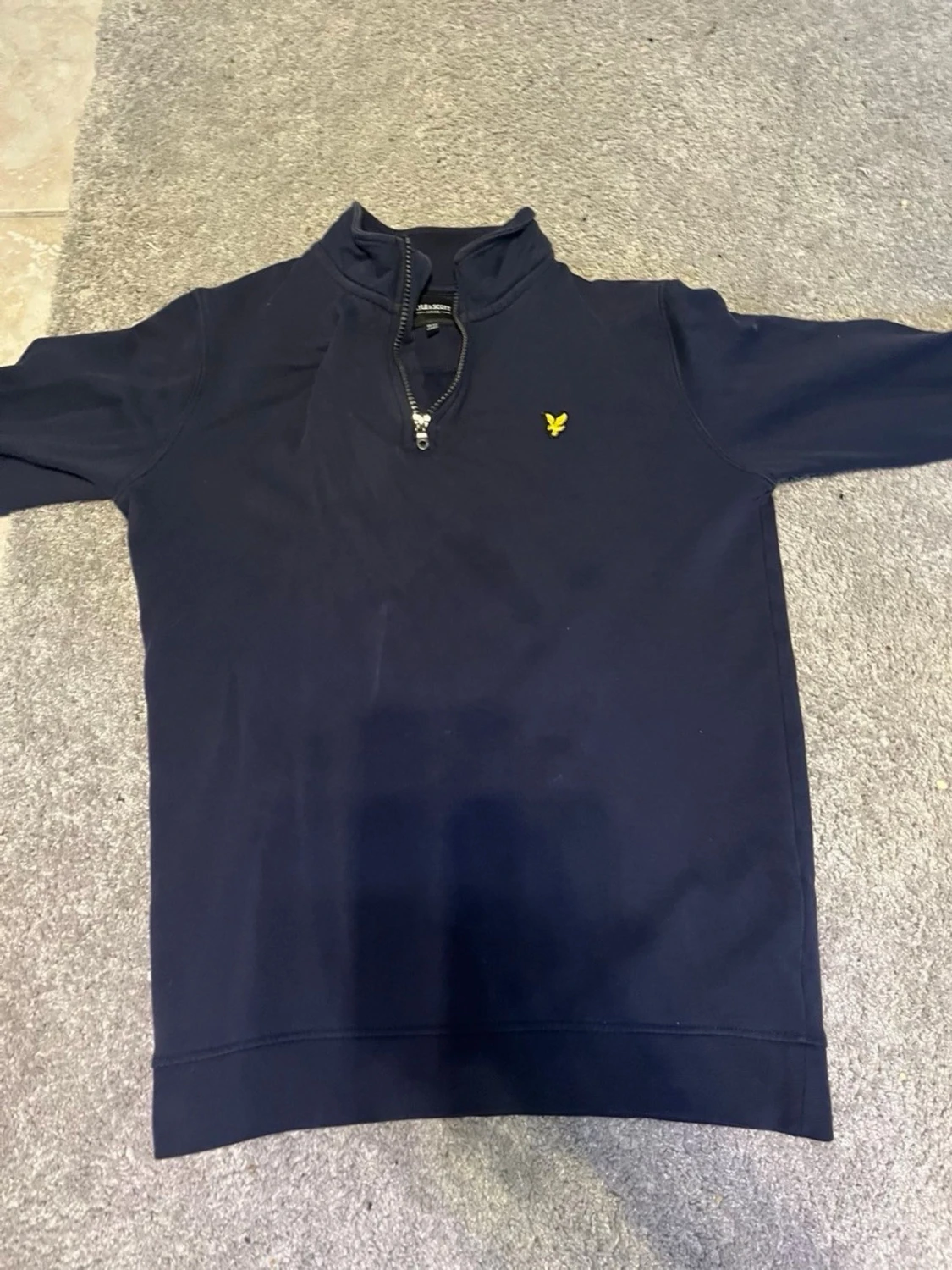 Mörkblå half zip tröja lyle & scott