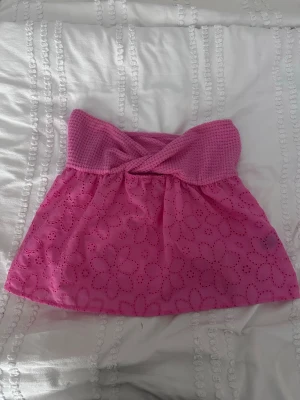 Rosa babydoll topp - Babydoll topp utan ärmar i mörk rosa, från shein i storlek M