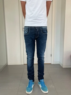 Replay Anbass Jeans  - Säljer nu dessa Replay Anbass Jeans, skriv för fler bilder/frågor🙌🏼
