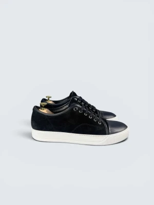 Lanvin DBB1 Cap Toe Sneaker - Skick: 8/10, fräschats till med vitningskräm. | Ingår: Allt OG. | Nypris: +- 5200 SEK. | Storleken är UK8.