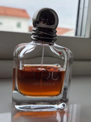 Stronger with you intensely, 50ml - Säljer en stronger with you intensely från Armani, 30ml kvar av 50.