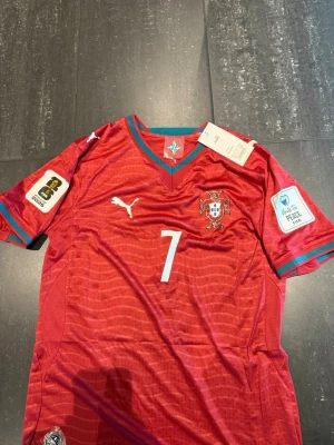 Portugal tröja Ronaldo size M - Portugal tröja size M player version