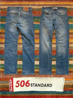 *Straight/Bootcut* Levi’s 506  - Ett par extremt snygga Levi’s jeans med en trevlig wash! Modellen kallas 506 och är rak med lite bootcut! Storlek 28/32, utgå från måtten på sista bilden. Hör av dig vid frågor! 