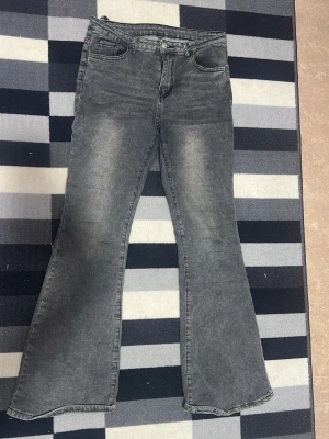 Bootcut jeans  - köpta från shein men den är så sjukt fin
