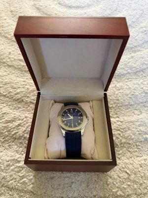 Patek  - Sprillans ny patek som jag säljer för att använder min andra till vardags och denna passar inte min stil så bra, den är helt felfri och är automatiskt 