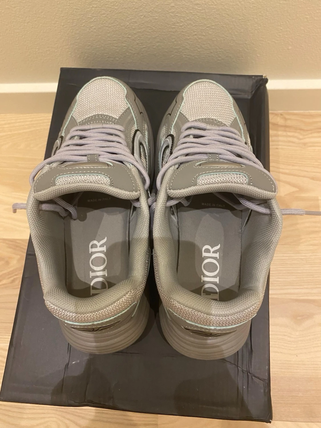 Gråa sneakers - 3
