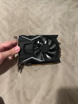 Geforce gtx 1650 - Säljer nu mitt gamla 1650 som funkar fint. Säljer då jag har uppgraderat grafik kort 