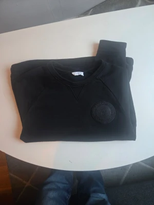 Svart vrsache sweatshirt med rund hals - Snygg orginal vrsace tröjan i storlek S 