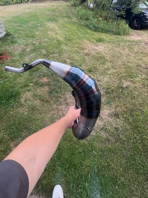Voca rookie am6  - Säljer nu ett Voca rookie till am6 motorn, detta är ett högeffektsrör som som kickar in på höga varvtal. Jag har nyligen värmebehandlat svetsfogarna där av färgerna på röret. 