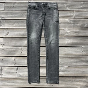 Saint Laurent jeans - SLP D02 Denim ~ skick 9.5/10 | Slim passform | Storlek 28 | Riktigt najs tvätt och slitningar 