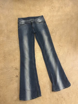 Cheap Monday jeans - Cheap Monday jeans från weekday. Används ett par gånger. Ny pris 350, säljer för 150🤍w27/30