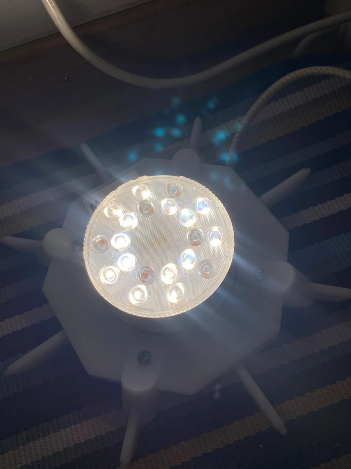 Vit LED-lampa med sladd och dimmer - 5