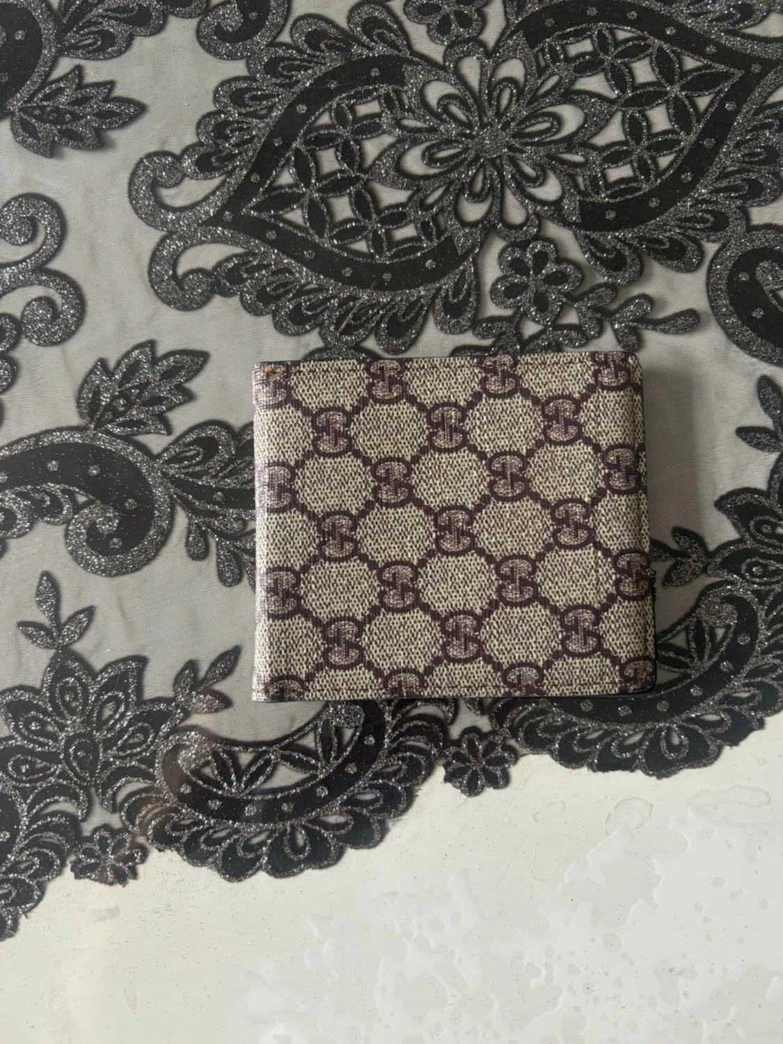 Beige och brun mönstrad plånbok
