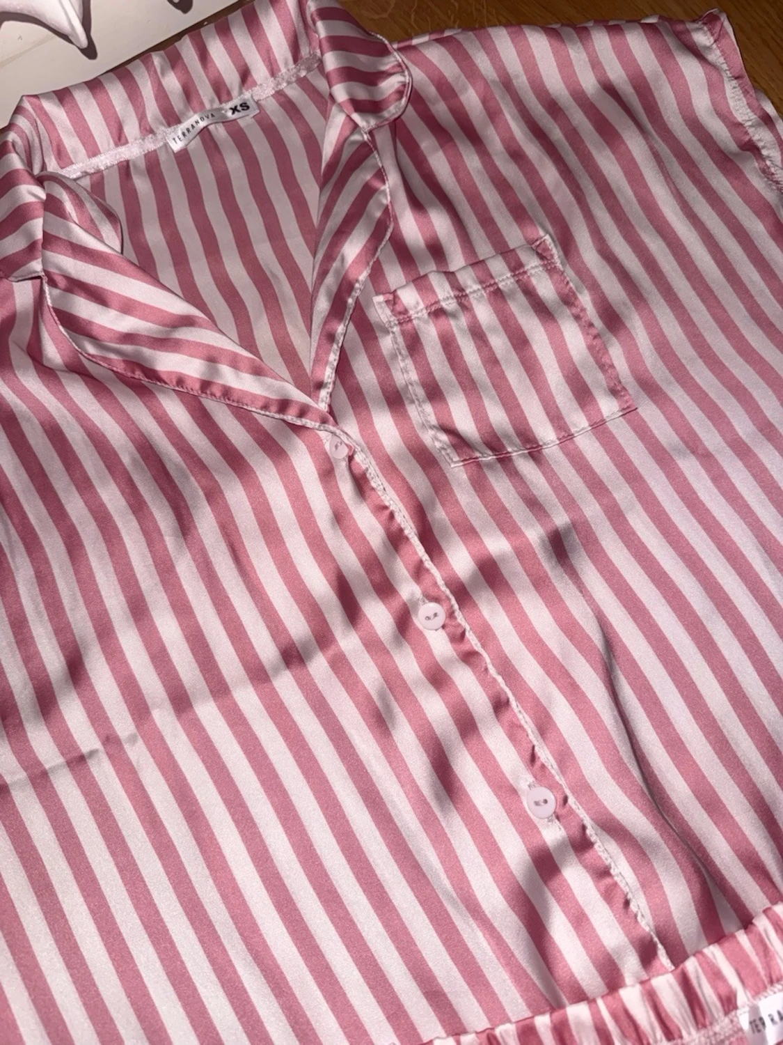 Randig satinpyjamas  - 1