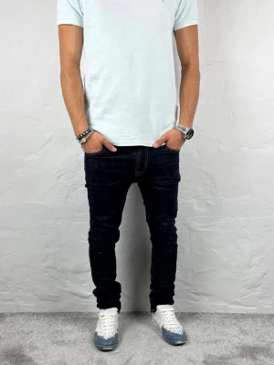 Nudie jeans  - Ett par riktigt snygga jeans från Nudie i storlek W28 L32 i modellen High Kai