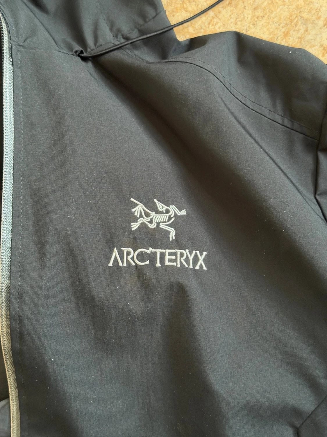 Svart vindjacka från Arc'teryx - 1