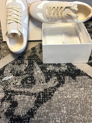 Maison margiela gats - Oanvända, prutning vid snabbköp⚡️. Öppen till frågor. Leverans samma dag 🚚 ⚡️!