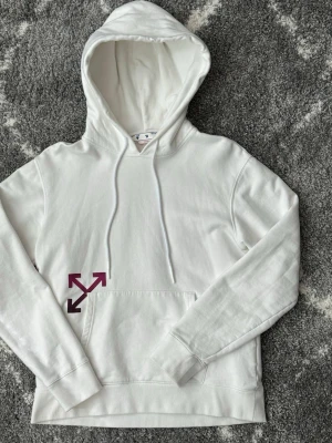 Off White arrow hoodie - No signs of wear. Bought from Farfetch. Price can be negotiated.