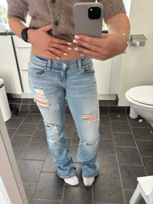 unika jeans - snygga jeans från Gina Tricot i storlek S! säljer eftersom dom tyvärr inte kommer till användning för mig 🙈💖