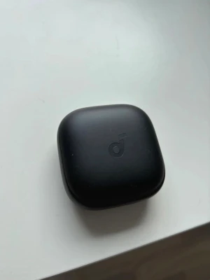 Soundcore Liberty Pro Wireless Earbuds - Saljer mina hörlurar då jag fick de som present men inte kommer till anvandning. Anvant en gång. Pris kan diskuteras.