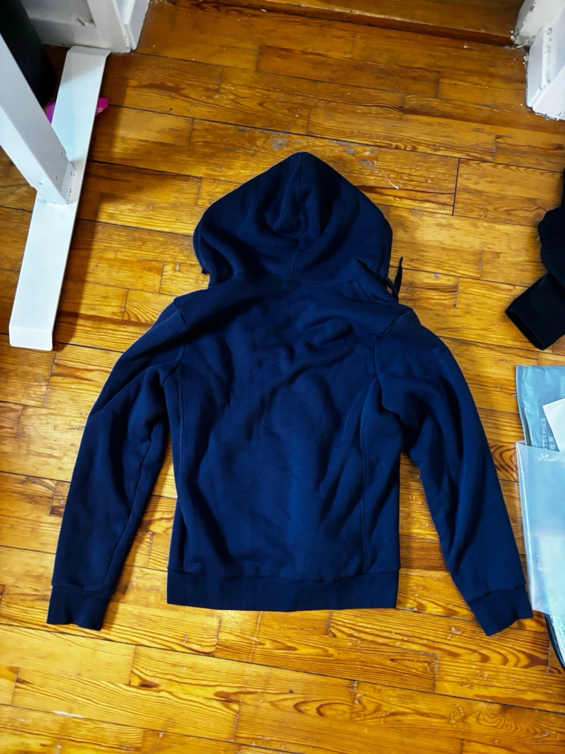 Mörkblå zip hoodie med huva ”säljer ej” - 1
