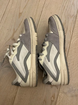 Li-ning sneakers - Li ning skate skor, storlek 43 grå färg.