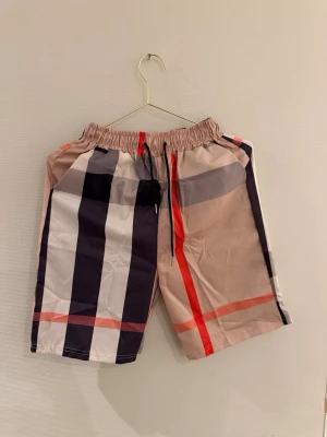 Burberry badbyxor - Helt nya badbyxor. Storlek S