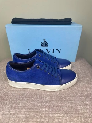 Lanvin skor - Hej, säljer nu dessa svin snygga Lanvin skor. Skorna är i grymt skick! Begränsat antal boxar och dustbag. Hör av dig vid frågor. 