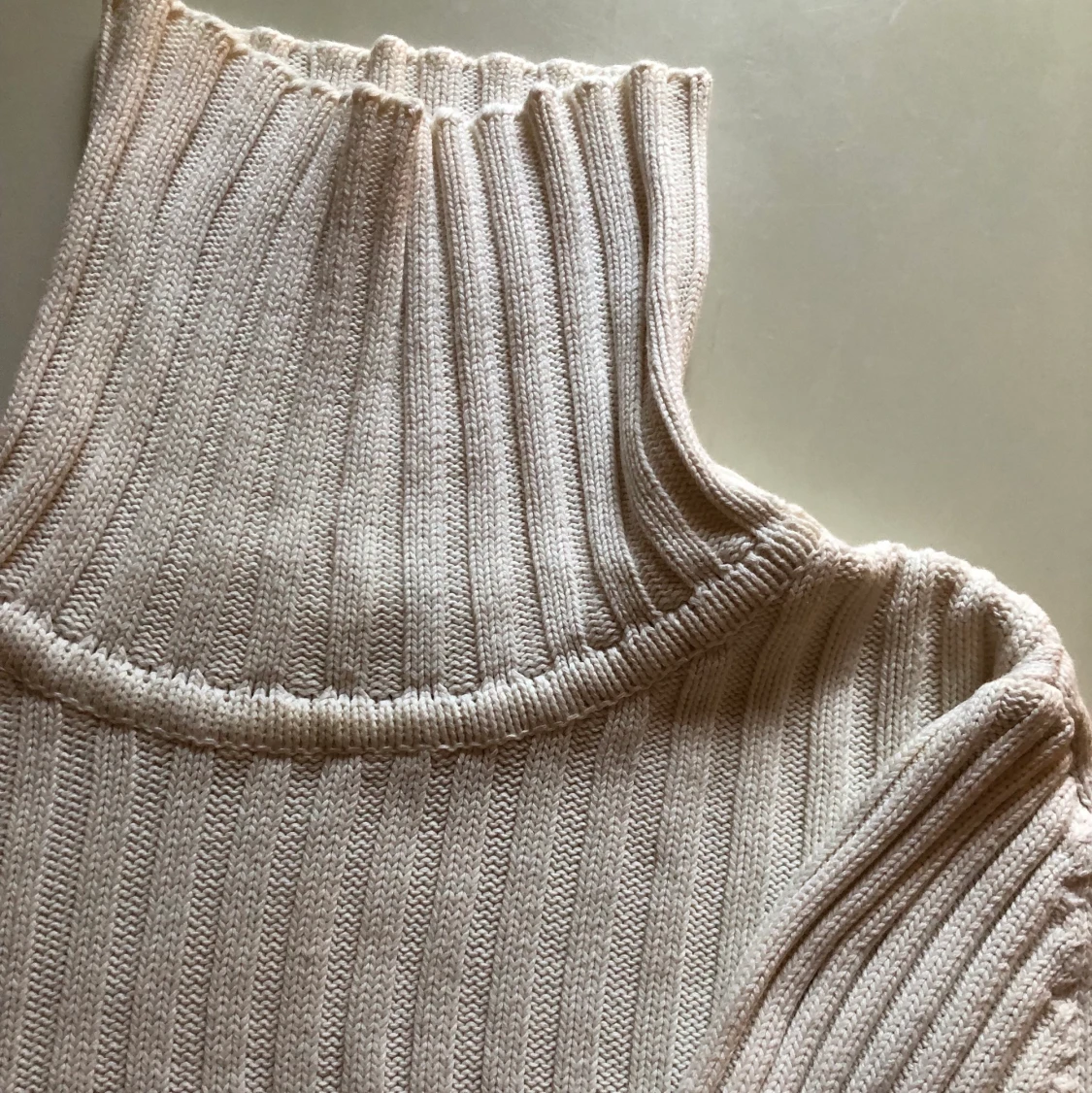 Vit polotröja - 90