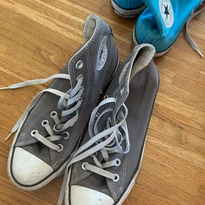Converse  - Gråa converse rätt använda is strl 39,5 (25 cm)❤️