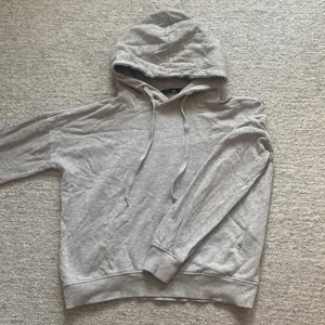 Grå hoodie💖 - Helt vanlig grå hoodie från Lager 157💖