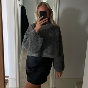 Stickad grå tröja - Tröja, använd fåtal gånger 🪩