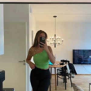 Topp zara  - Grön topp Zara Aldrig använd  Storlek m 